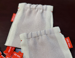 鳥居への芳名は無料で書いて頂けます