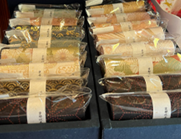 鳥居への芳名は無料で書いて頂けます